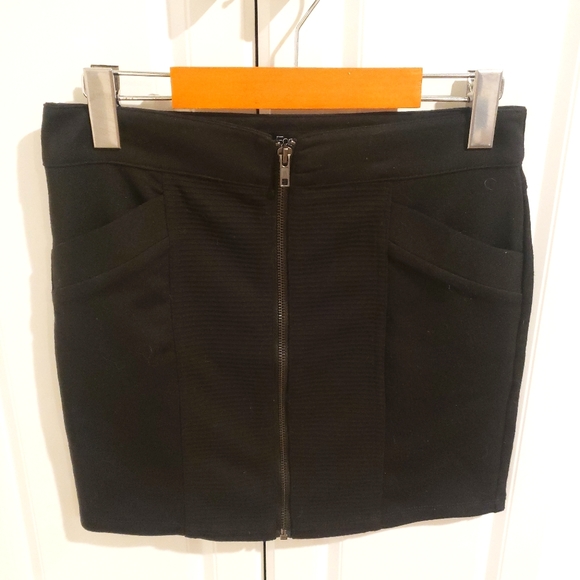 *2 for 20* BNWT Forever 21 Black Skirt w/ Zipper - Picture 2 of 6